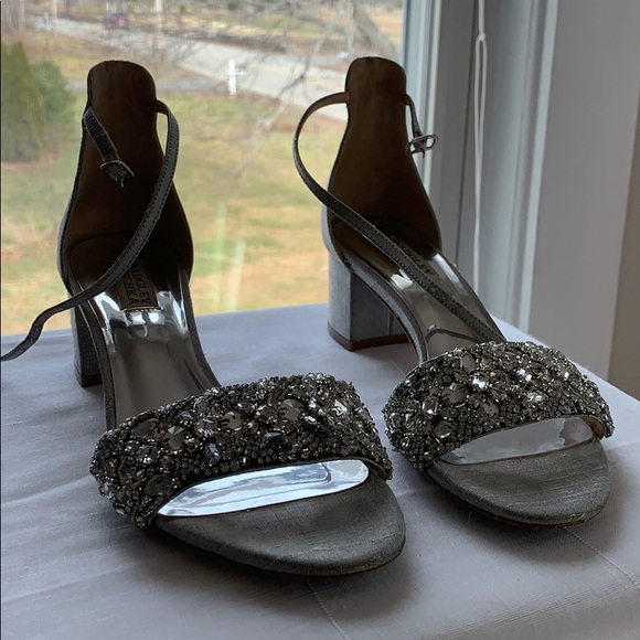 badgley mischka liz ankle strap sandal